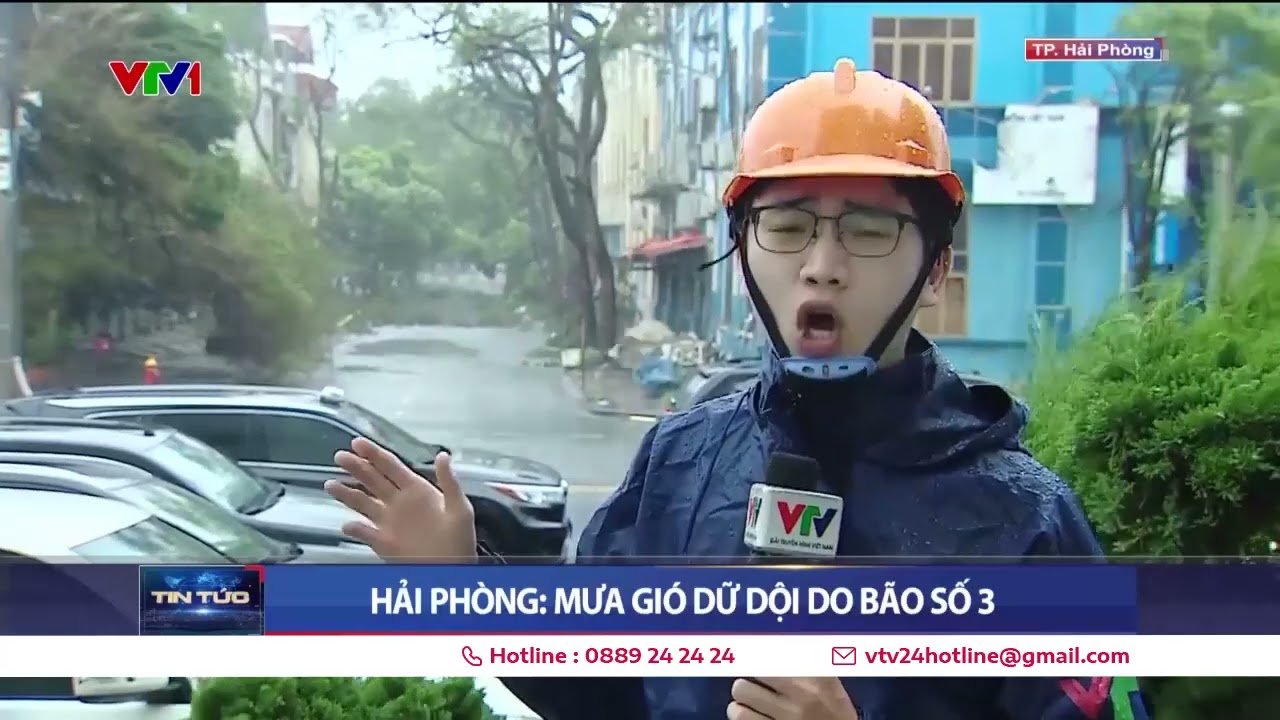 Hải Phòng: Gió giật, cây đổ, tôn bung la liệt khi bão số 3 đổ bộ | VTV24