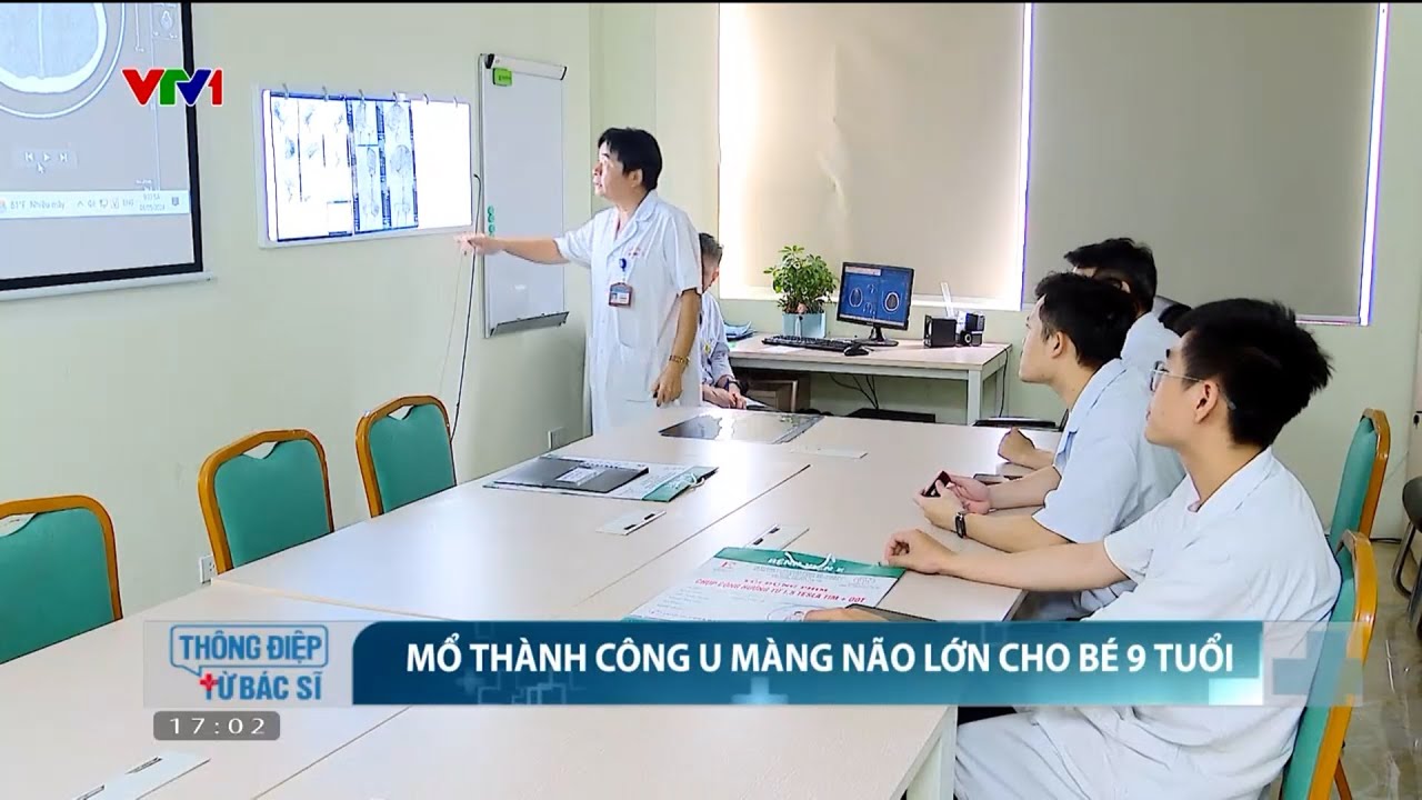 Phẫu thuật thành công khối u màng não lớn cho bệnh nhi 9 tuổi | VTV24