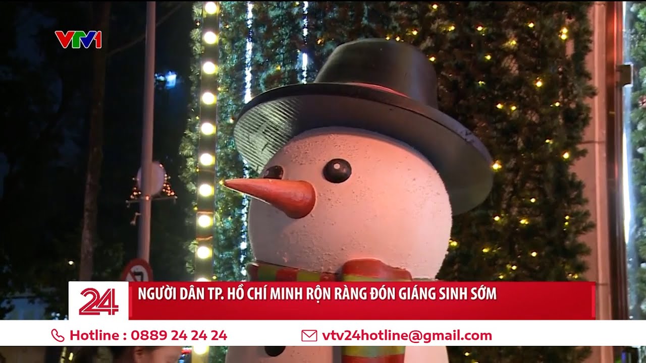 Người dân TP. Hồ Chí Minh rộn ràng đón Giáng sinh sớm | VTV24