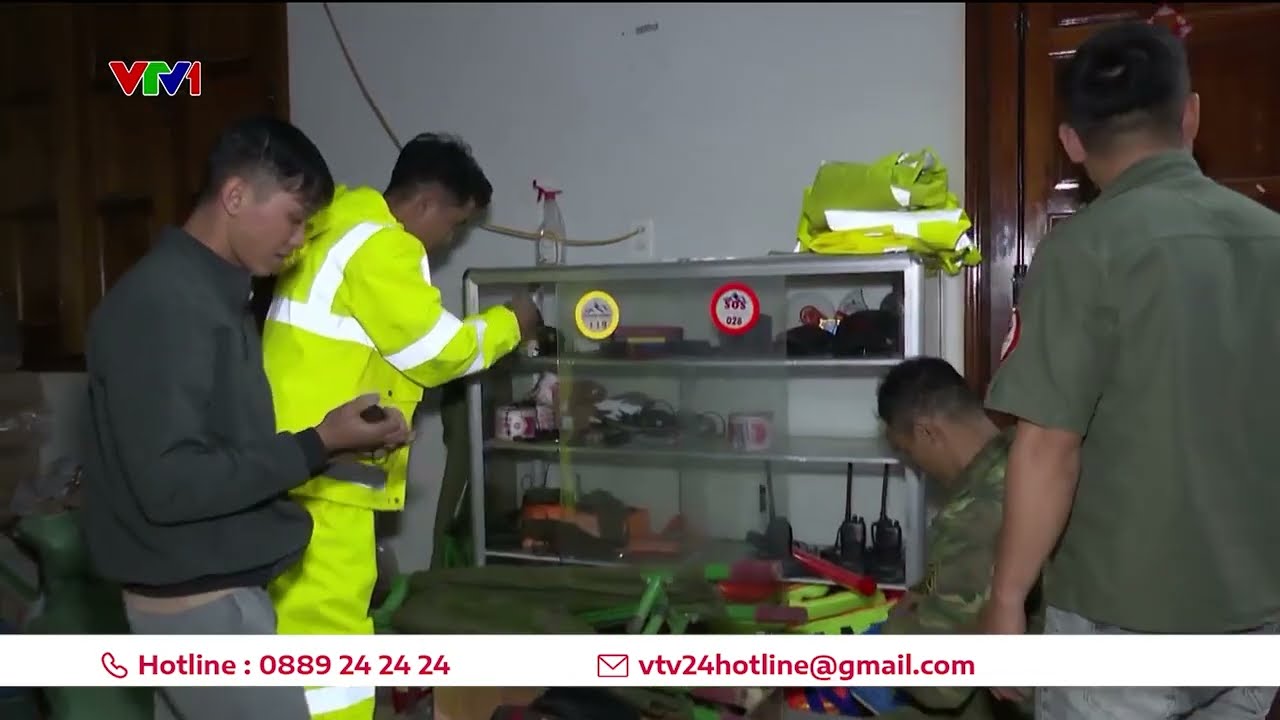 Những đêm trắng của Đội SOS đèo Lò Xo | VTV24