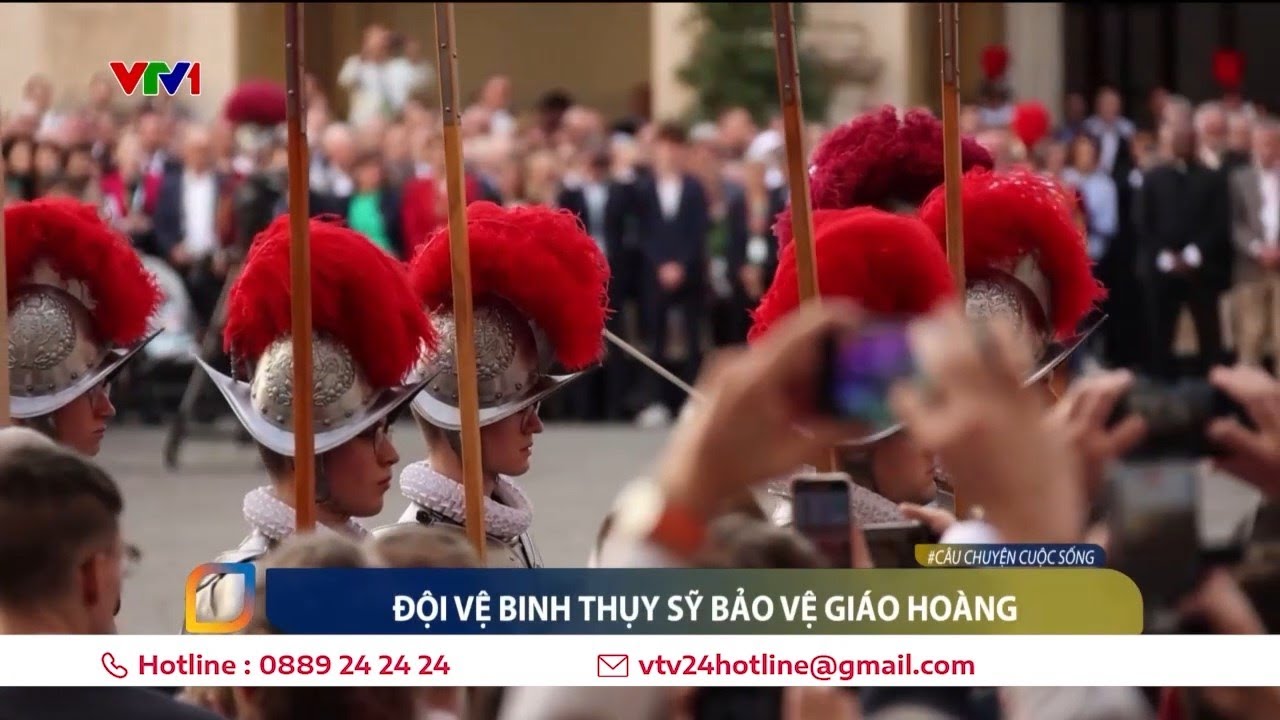 Đội Vệ binh Thụy Sỹ bảo vệ Giáo hoàng được trang bị những gì? | VTV24