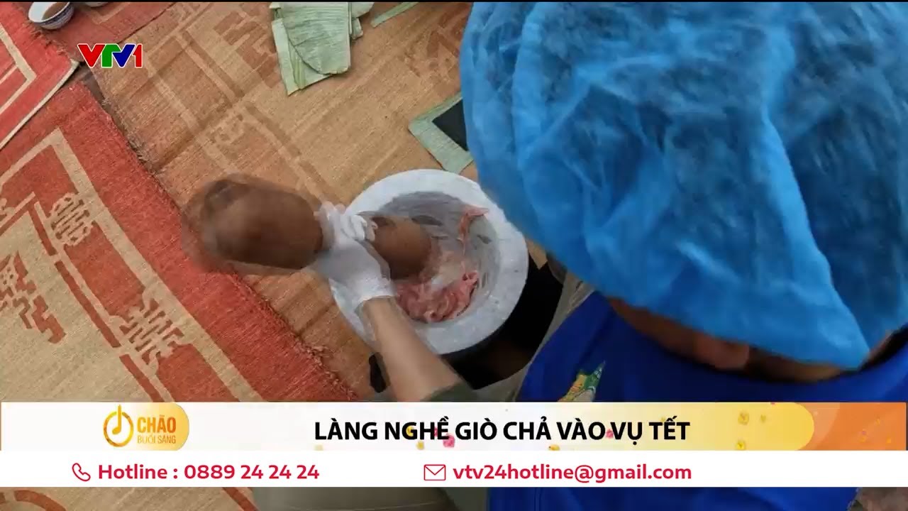 Làng nghề giò chả Ước Lễ tất bật vào vụ Tết | VTV24