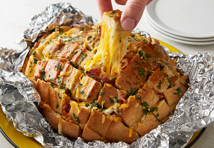 Grilled Cheesy Bacon Ranch Pull-Apart Bread