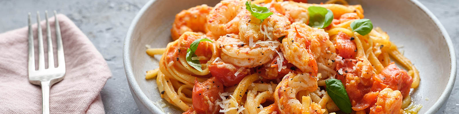 Tomato & Basil Prawn Linguine