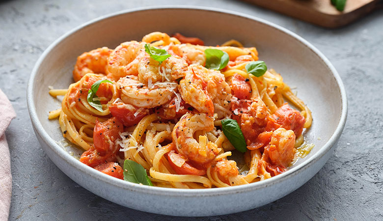 Tomato & Basil Prawn Linguine