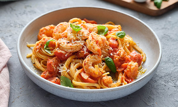 Tomato & Basil Prawn Linguine