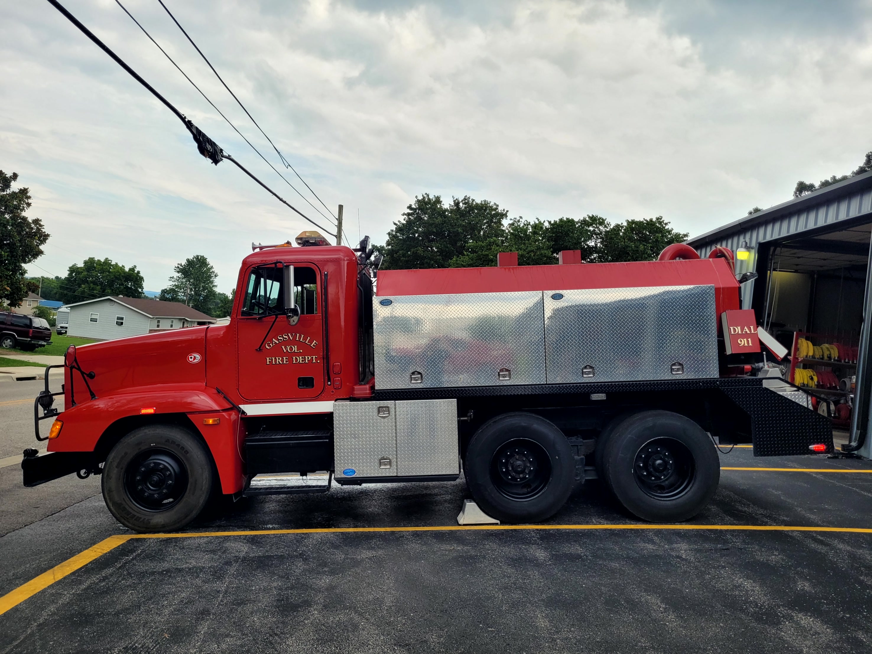 1992 tanker  side view