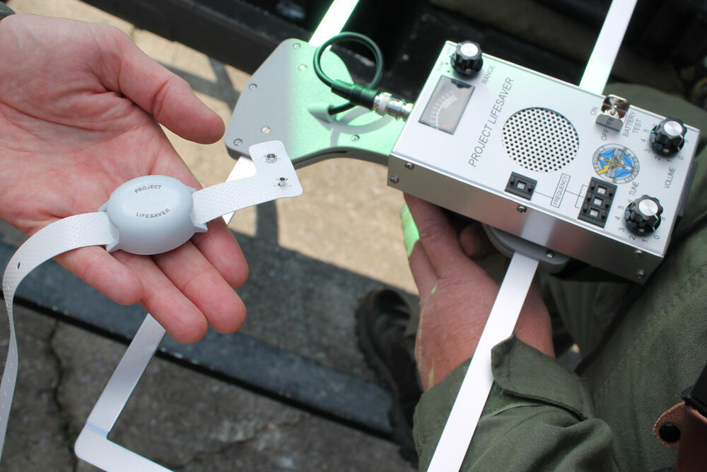 Project lifesaver transmitter