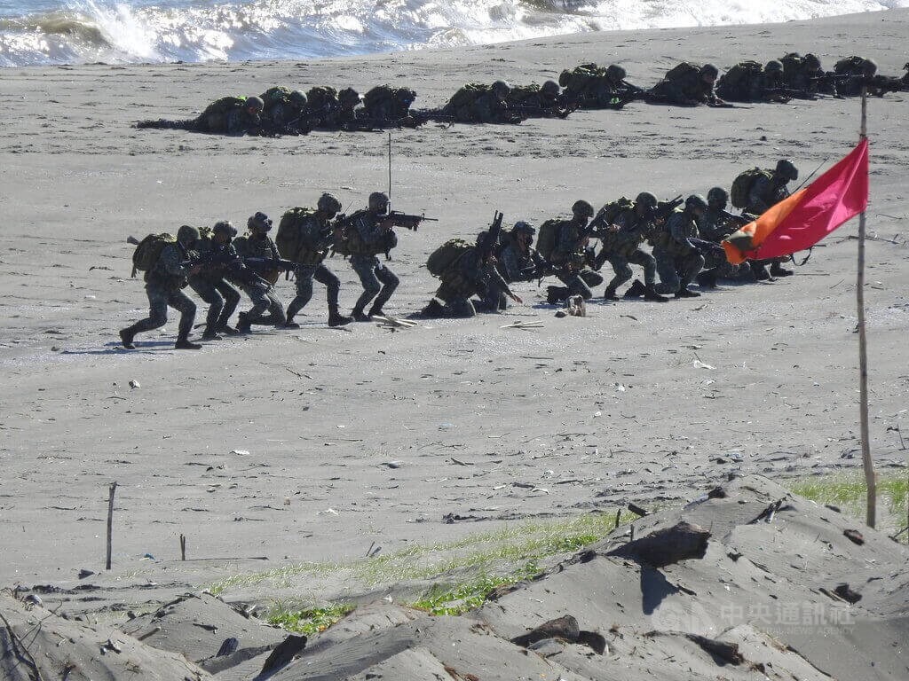 Troops in the U.S. and Philippines armed forces conduct the Balikatan exercises in 2022. (CNA photo)
