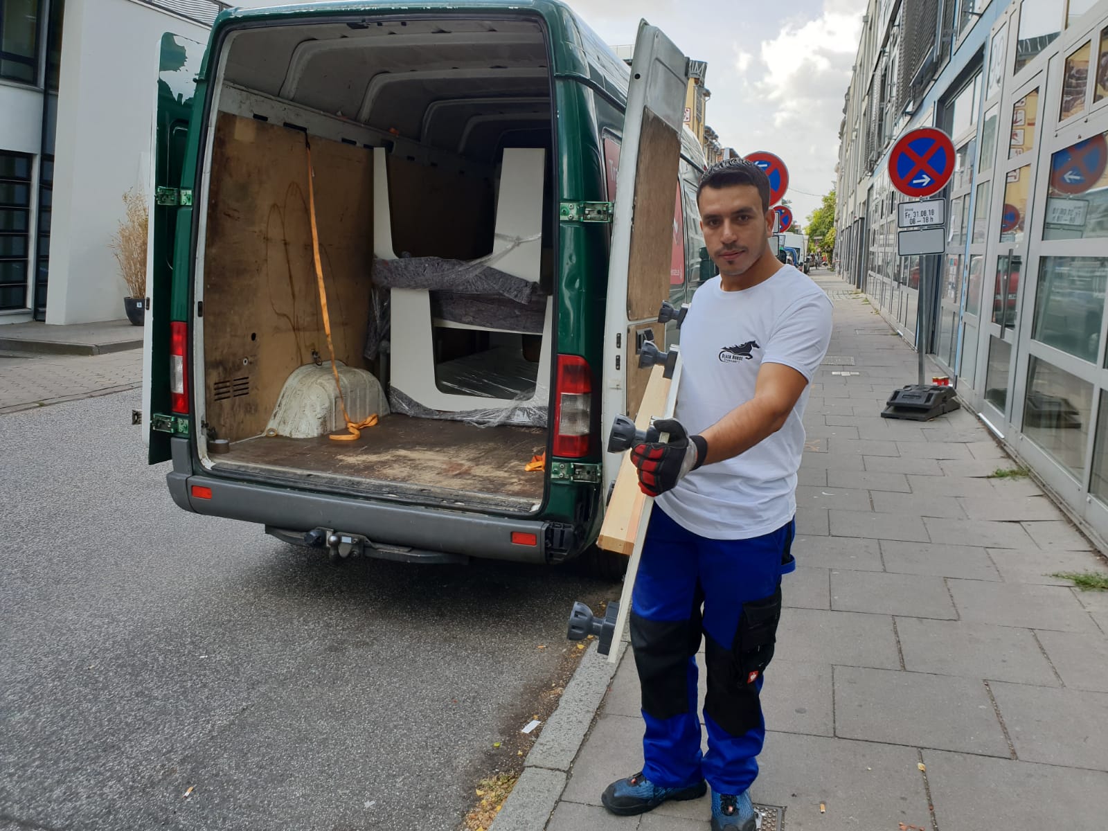 Moving Company in Hamburg - Moovick