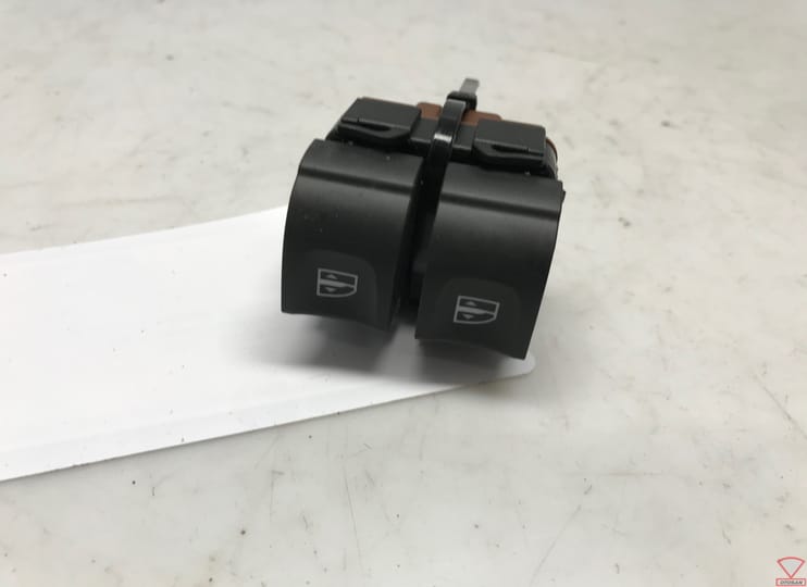 Koop Raambediening schakelaar bij Otosan Automotive B.V.