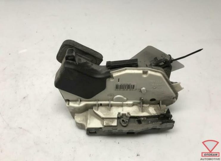 Koop Slotmechaniek | Portier bij Otosan Automotive B.V.