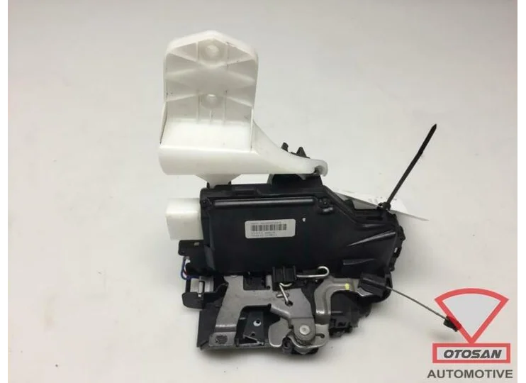 Koop Slotmechaniek | Portier bij Otosan Automotive B.V.