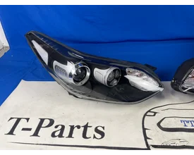 Kia sportage rechts koplamp 92102f1010 lamp image 1