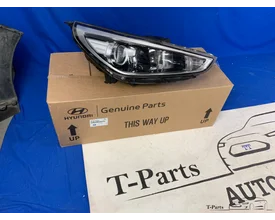 Hyundai i30 koplamp rechts lamp 92102G4020 image 1