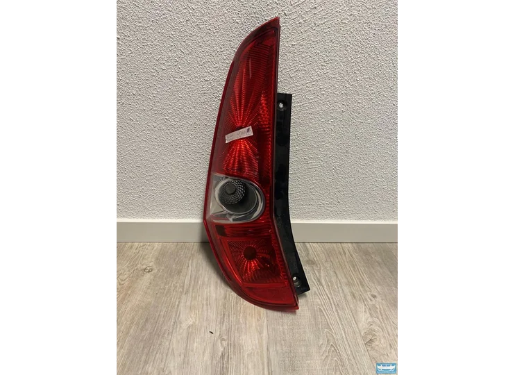 Koop Achterlicht | Enkel bij OkanParts