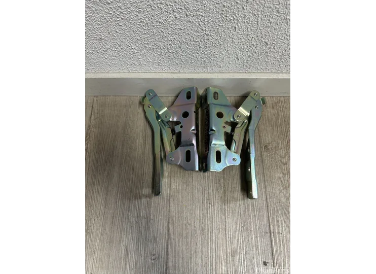Koop Scharnier | Motorkap | Set bij OkanParts
