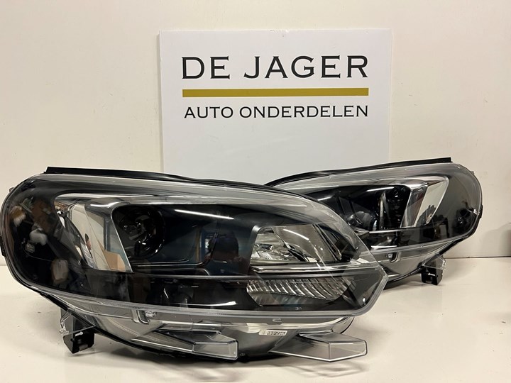 OPEL ZAFIRA / VIVARO SET XENON L + R 9832836480 | De Jager