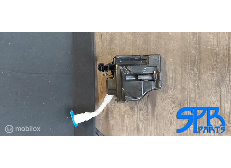 Koop Ruitensproeier reservoir | Sproeiertank bij SPR Parts
