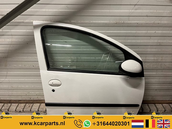 PEUGEOT 107 Rechts voor portier origineel deur 2005-2014  image 1
