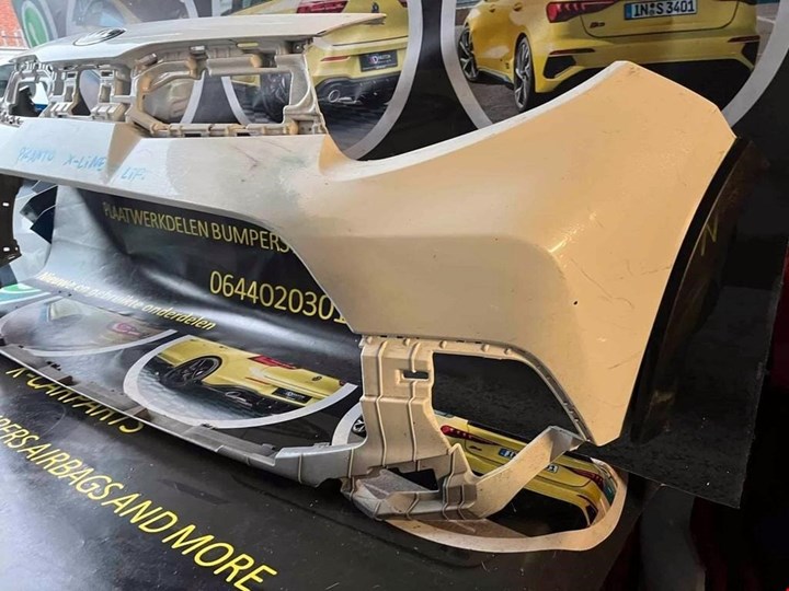 Koop Voorbumper bij KCarparts