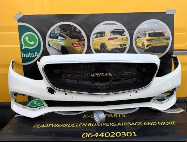 Bumper MERCEDES C Klasse W205 Voorbumper 4x PDC origineel image 1
