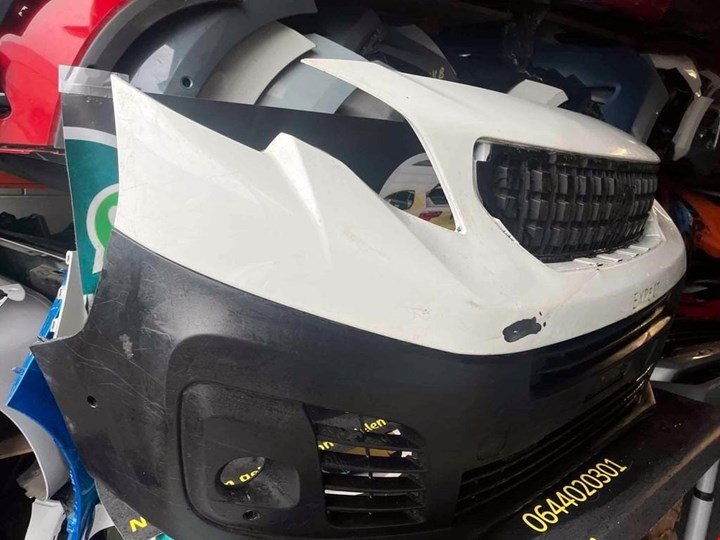 Koop Voorbumper bij KCarparts