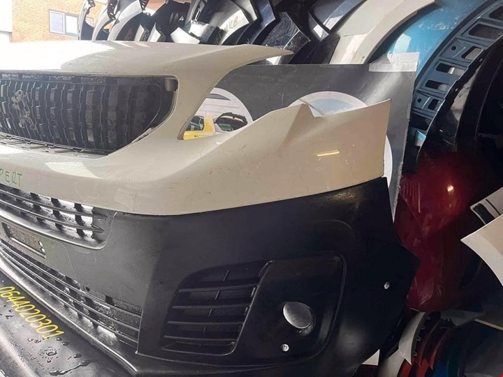 Koop Voorbumper bij KCarparts