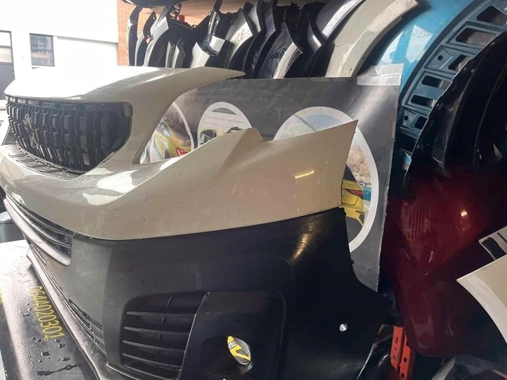 Koop Voorbumper bij KCarparts