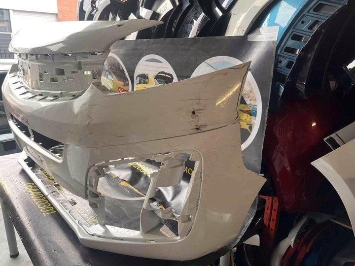 Koop Voorbumper bij KCarparts