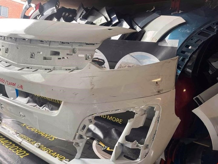 Koop Voorbumper bij KCarparts