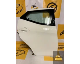 Porte Toyota Aygo Juste derrière la porte KWD 068 image 1