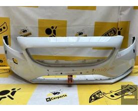 Volvo v40 Voorbumper KLS Normaal bumper image 1