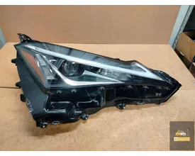 Feu droit à LED Lexus UX image 1