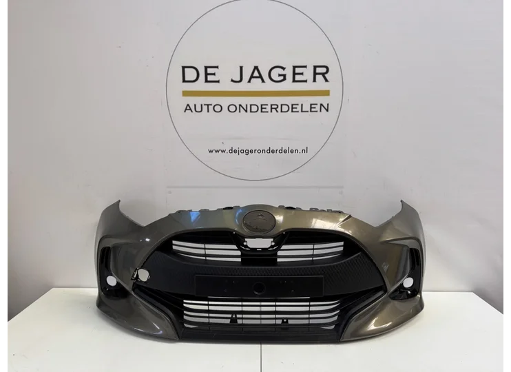 TOYOTA YARIS 4 P21 VOORBUMPER BUMPER COMPLEET 52119-0DA00 image 1