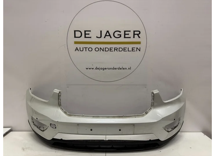 VOLVO XC40 VOORBUMPER BUMPER 31449359 image 1