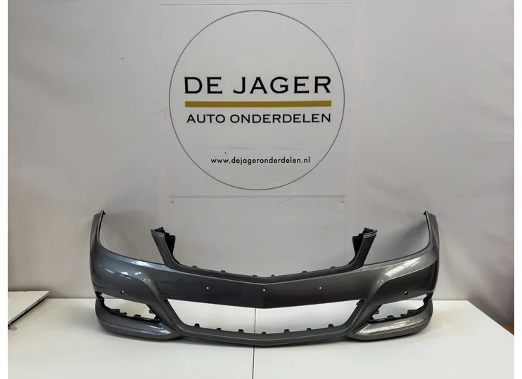 MERCEDES C KLASSE W204 FACELIFT VOORBUMPER A2048855547 image 1