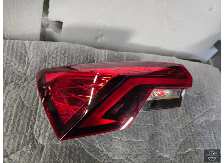 Koop Achterlicht | Enkel bij Excellence Automotive