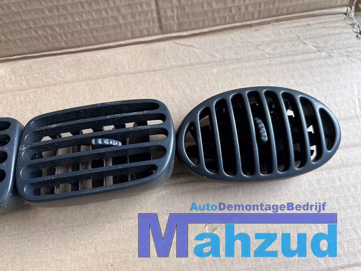 Koop Luchtrooster dashboard bij Autodemontagebedrijf Mahzud