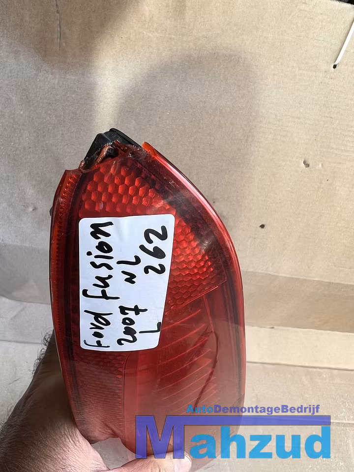 Koop Achterlicht | Enkel bij Autodemontagebedrijf Mahzud