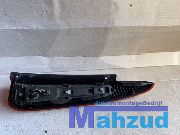 Koop Achterlicht | Enkel bij Autodemontagebedrijf Mahzud