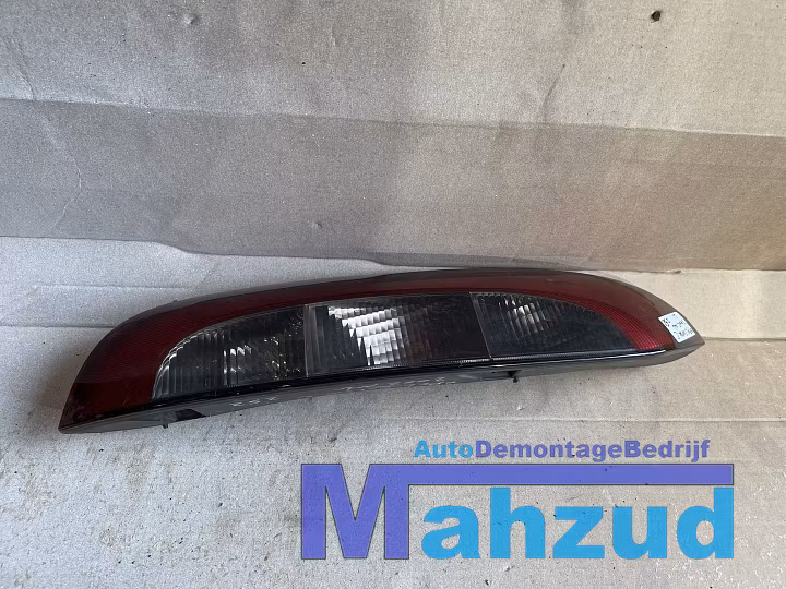 Koop Achterlicht | Enkel bij Autodemontagebedrijf Mahzud