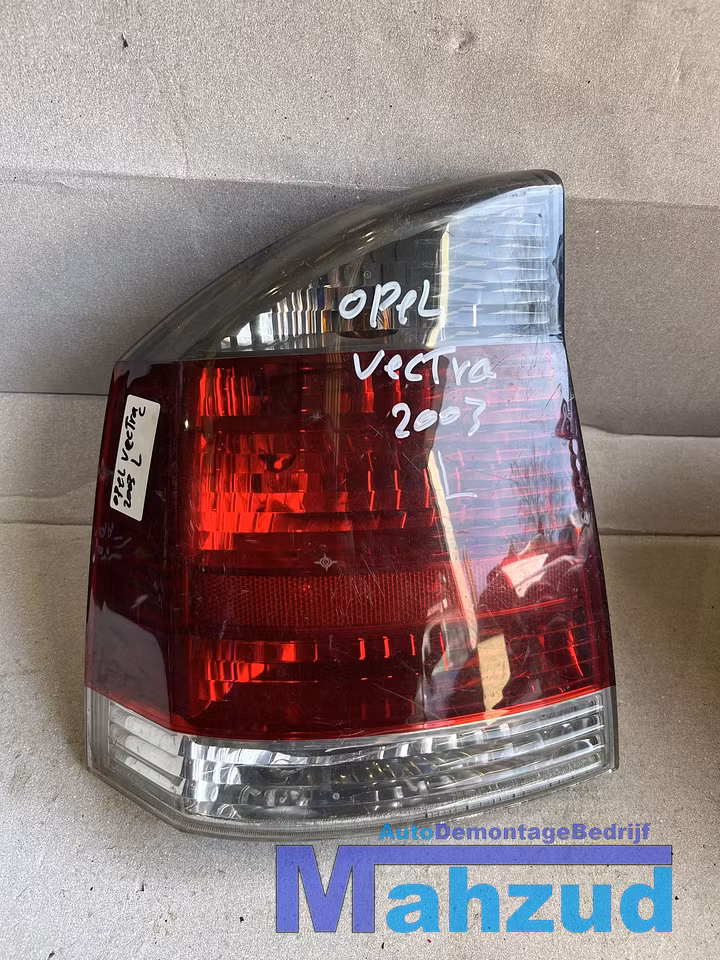 Koop Achterlicht | Enkel bij Autodemontagebedrijf Mahzud