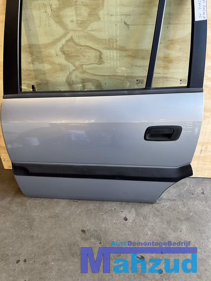 Koop Portier | Deur | Enkel bij Autodemontagebedrijf Mahzud