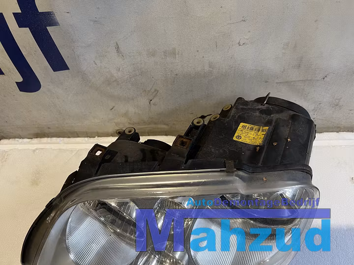 Koop Koplamp | Enkel bij Autodemontagebedrijf Mahzud