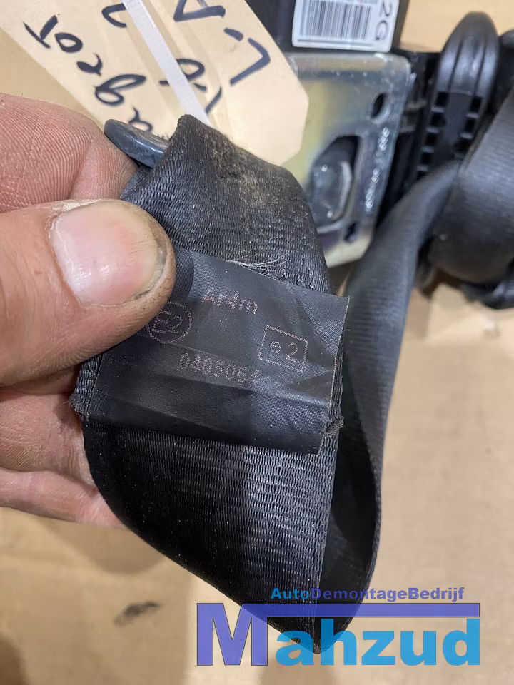 Koop Gordel | Enkel bij Autodemontagebedrijf Mahzud