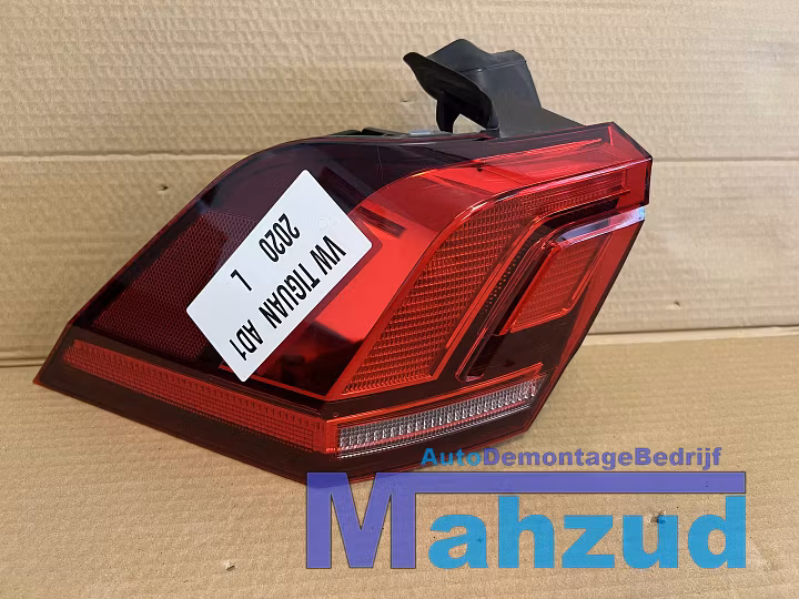 Koop Achterlicht | Enkel bij Autodemontagebedrijf Mahzud