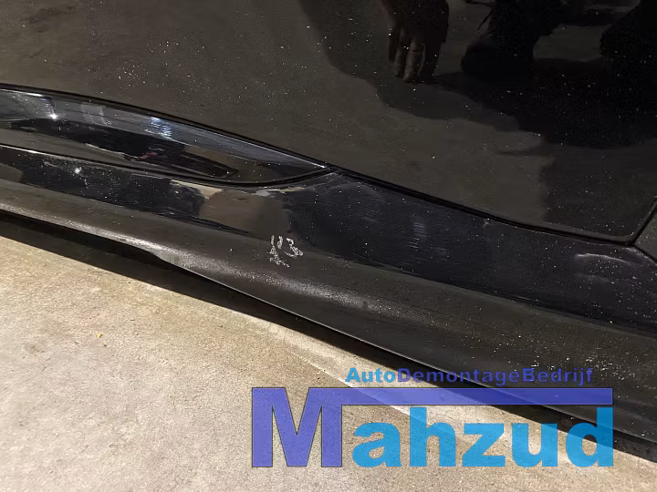 Koop Portier | Deur | Enkel bij Autodemontagebedrijf Mahzud