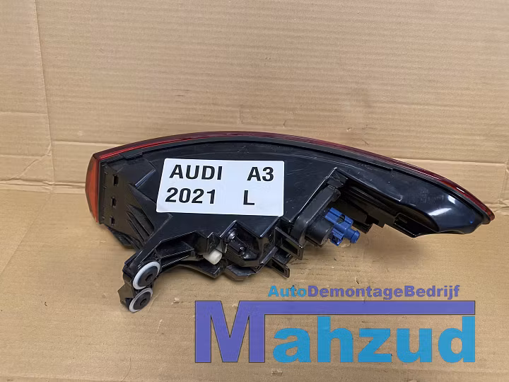 Koop Achterlicht | Enkel bij Autodemontagebedrijf Mahzud