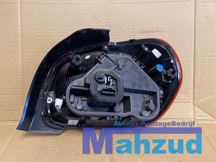 Koop Achterlicht | Enkel bij Autodemontagebedrijf Mahzud